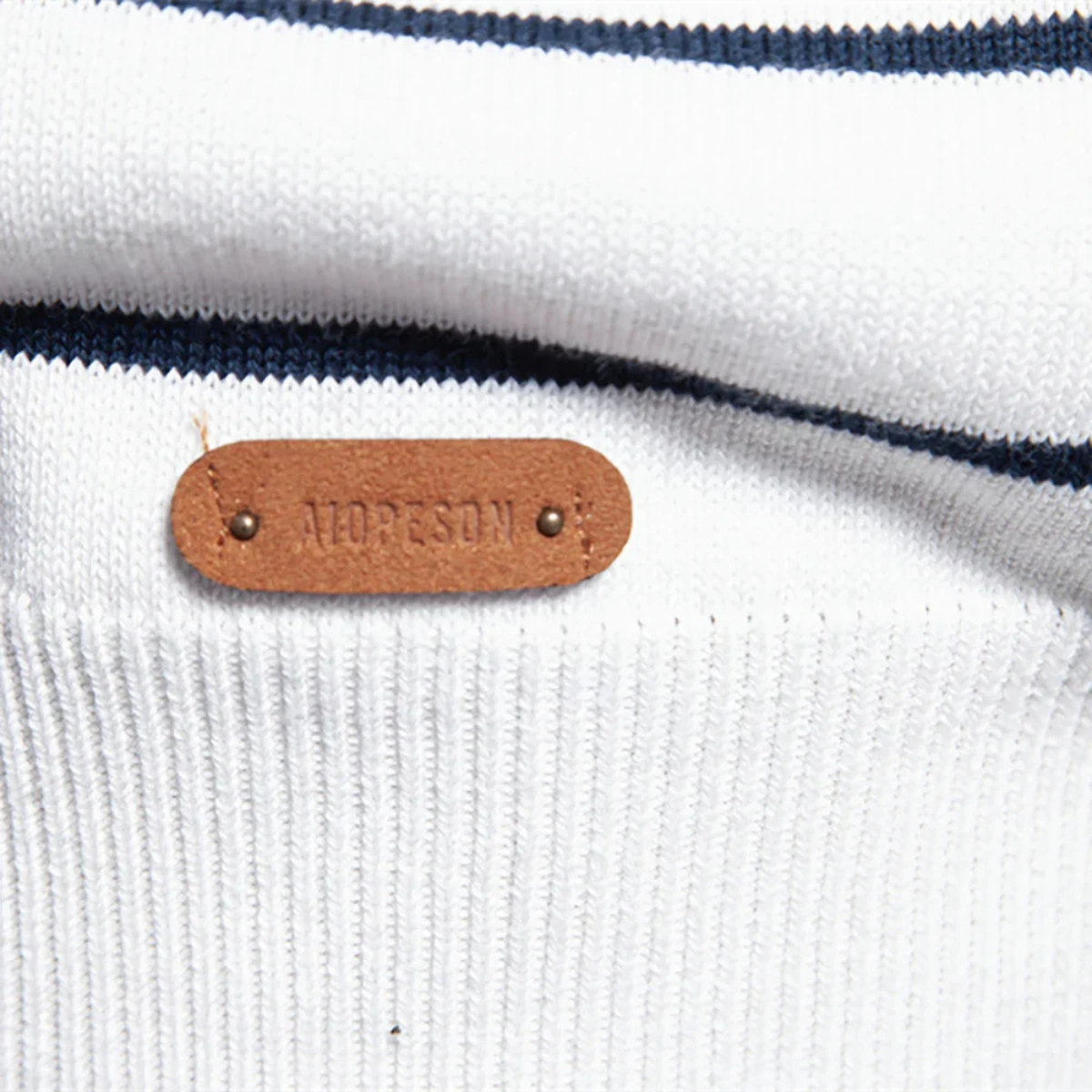 Tobias™ | Stilig herregenser med stripedesign
