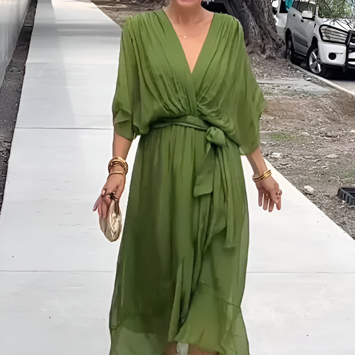 Marna™ | Chiffonklänning med V-ringning