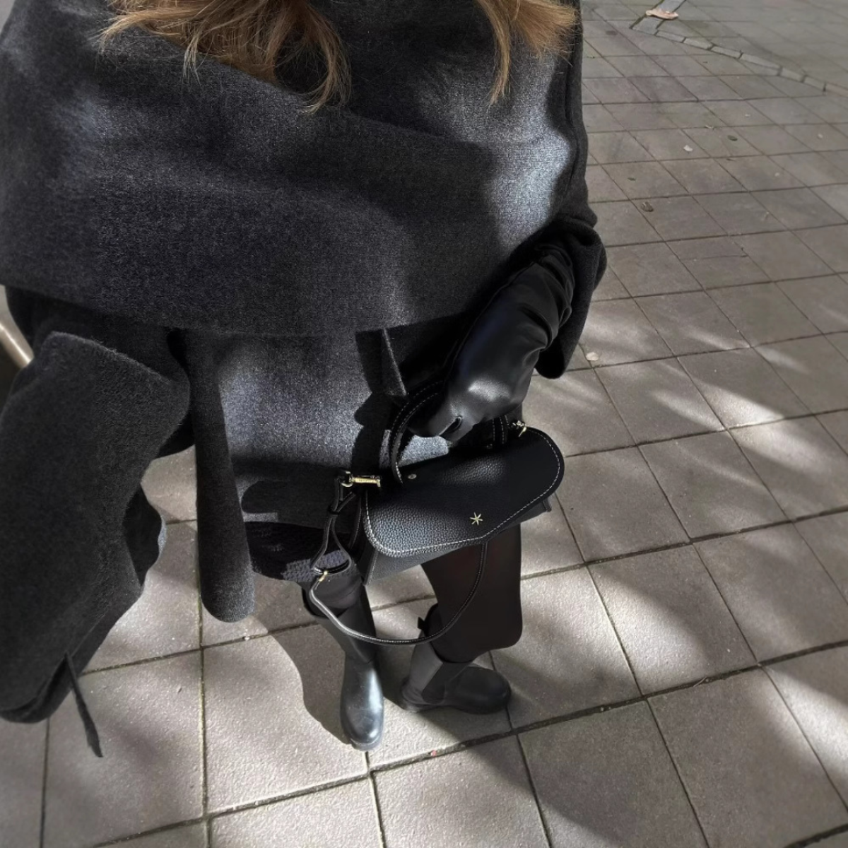 Vendela™ | Asymmetriska Cape-Kappan