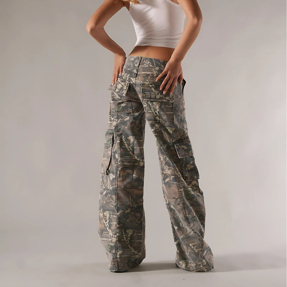 Astrid™ | Camouflage Cargo Byxor
