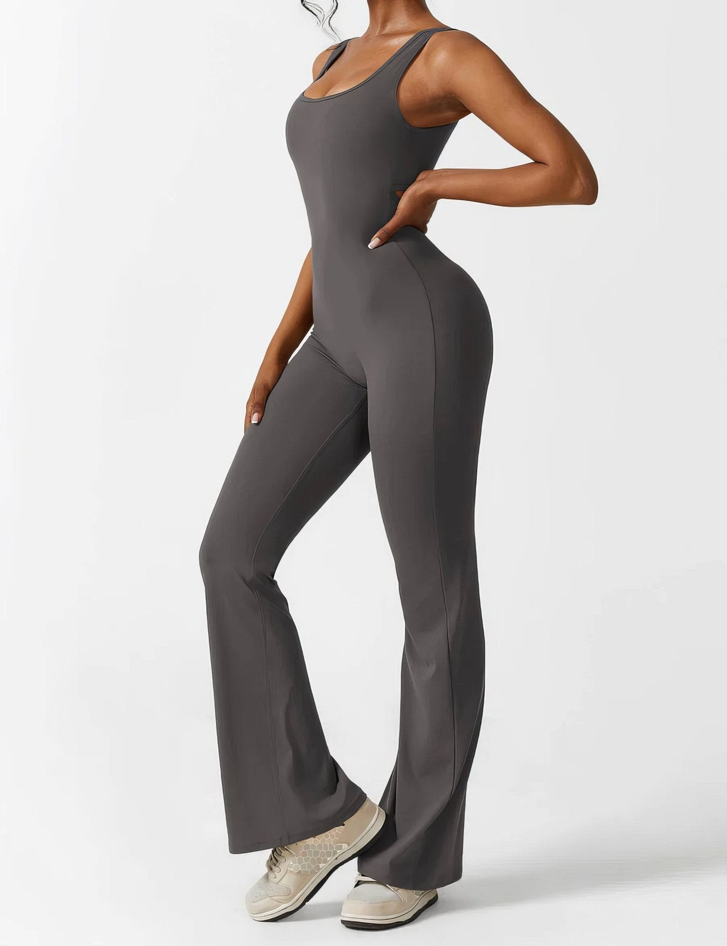 Chloé I Jumpsuit med V - rygg - Mavora.Oslo